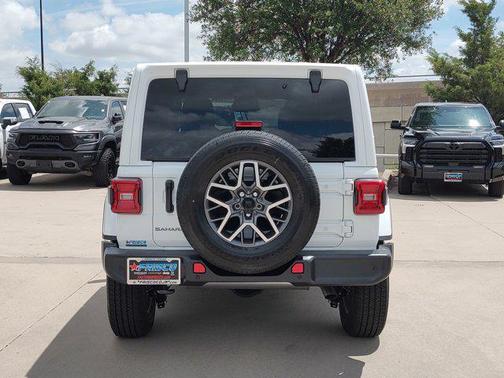 2025 Jeep Wrangler 4-Door Sahara 4x4