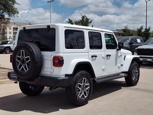 2025 Jeep Wrangler 4-Door Sahara 4x4