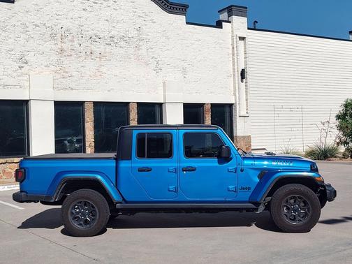Hydro Blue Pearlcoat 2023 Jeep Gladiator Willys 4x4