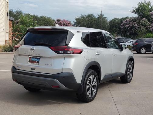Brilliant Silver Metallic 2021 Nissan Rogue SV