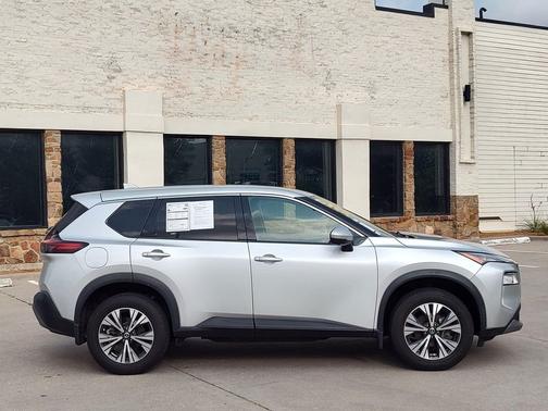 Brilliant Silver Metallic 2021 Nissan Rogue SV