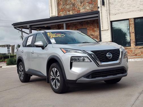 Brilliant Silver Metallic 2021 Nissan Rogue SV