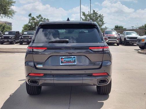 2025 Jeep Grand Cherokee Summit