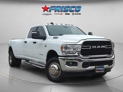 Bright White Clearcoat 2024 RAM 3500 Big Horn Crew Cab 4x4 8' Box