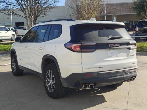 2024 GMC Acadia AWD AT4