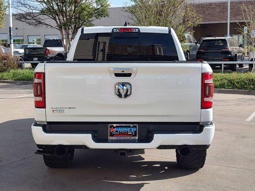 Ivory White Tri-Coat Pearlcoat 2019 RAM 1500 Limited