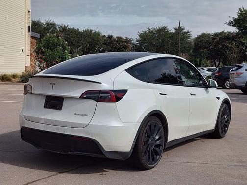 Pearl White 2023 Tesla Model Y Performance Dual Motor All-Wheel Drive