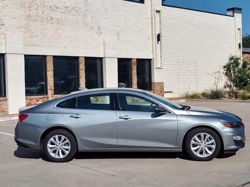 Sterling Gray Metallic 2025 Chevrolet Malibu FWD 1LT