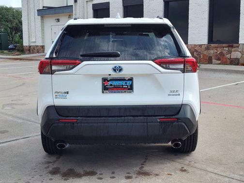 2021 Toyota RAV4 Hybrid XLE