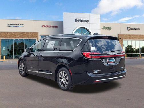 2025 Chrysler Pacifica L
