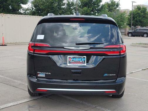 2025 Chrysler Pacifica L