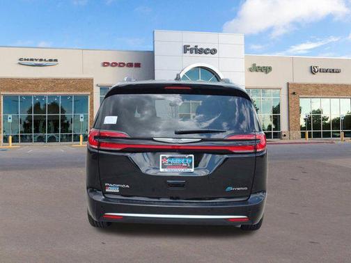 2025 Chrysler Pacifica L