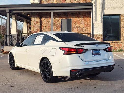 2022 Nissan Altima SR FWD