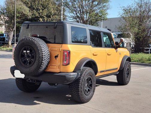 CYBER ORANGE MET TRI-COAT 2021 Ford Bronco First Edition