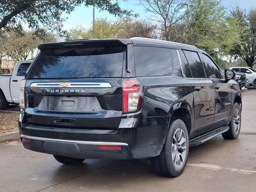 2023 Chevrolet Suburban LS
