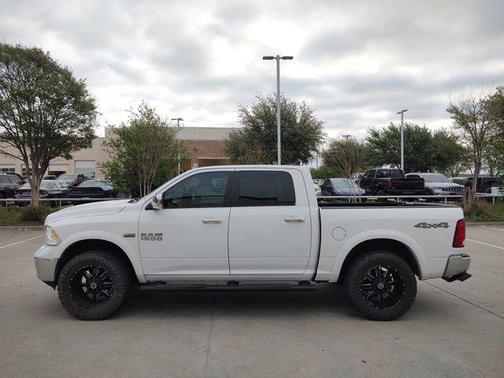 Bright White Clearcoat 2018 RAM 1500 ST