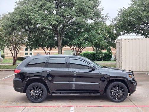 2022 Jeep Grand Cherokee Laredo
