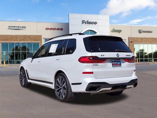2022 BMW X7 M50i
