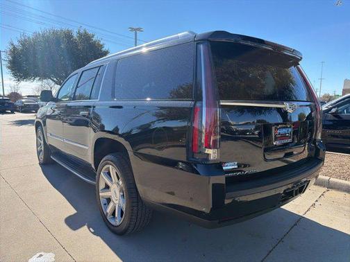 2018 Cadillac Escalade ESV Luxury