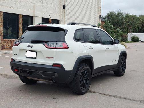 Pearl White Pearlcoat 2019 Jeep Cherokee Trailhawk