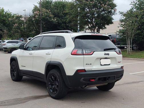 Pearl White Pearlcoat 2019 Jeep Cherokee Trailhawk