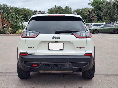 Pearl White Pearlcoat 2019 Jeep Cherokee Trailhawk