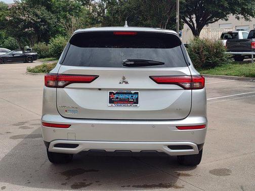 Alloy Silver Metallic 2023 Mitsubishi Outlander SE 2.5 2WD