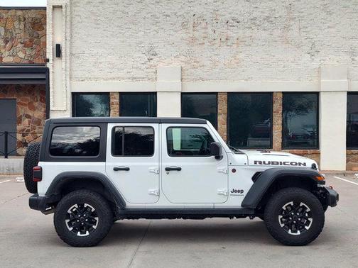 Bright White Clearcoat 2025 Jeep Wrangler Rubicon