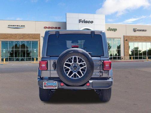 2025 Jeep Wrangler 4-Door Sahara 4x4
