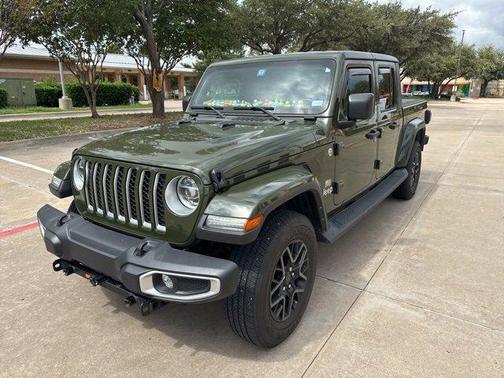 2022 Jeep Gladiator Overland