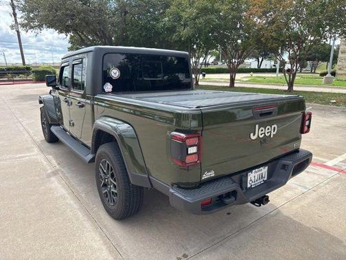 2022 Jeep Gladiator Overland