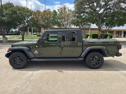 2022 Jeep Gladiator Overland
