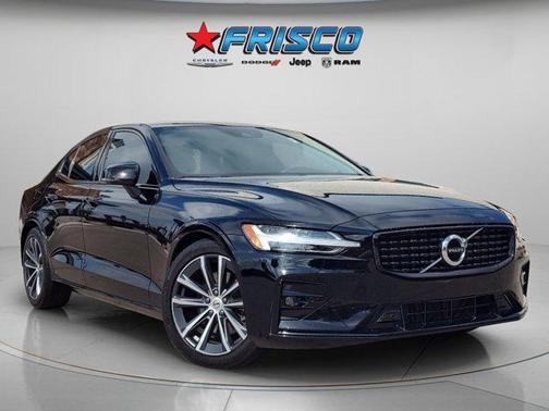 Onyx Black Metallic 2022 Volvo S60 T5 Momentum