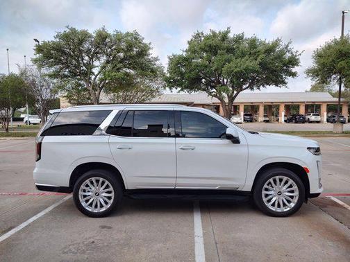 Crystal White Tricoat 2024 Cadillac Escalade Luxury