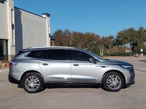 2023 Buick Enclave Essence FWD