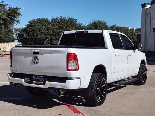 Bright White Clearcoat 2019 RAM 1500 Big Horn