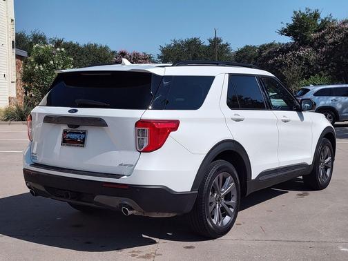 Star White Metallic Tri-Coat 2023 Ford Explorer XLT