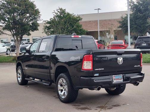 Diamond Black Crystal Pearlcoat 2021 RAM 1500 Lone Star