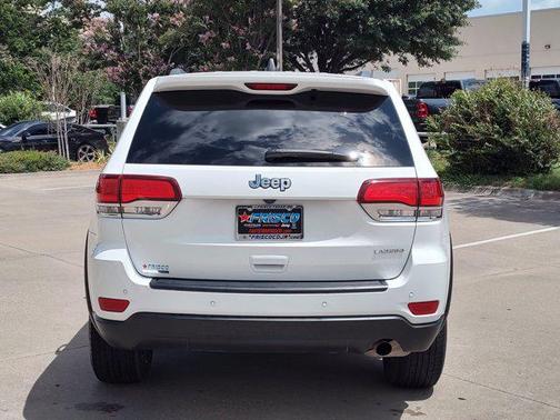 Bright White Clearcoat 2021 Jeep Grand Cherokee Laredo