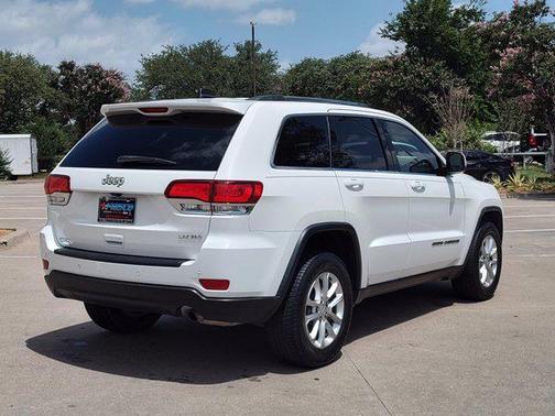 Bright White Clearcoat 2021 Jeep Grand Cherokee Laredo