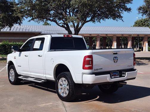 2022 RAM 2500 Laramie Crew Cab 4x4 6'4' Box