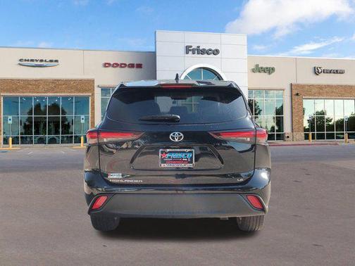 2024 Toyota Highlander LE