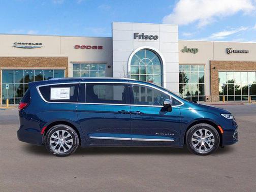2025 Chrysler Pacifica L