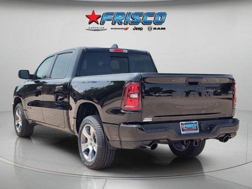 Diamond Black Crystal Pearlcoat 2026 RAM 1500 Express