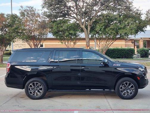 2023 Chevrolet Suburban 4WD Z71
