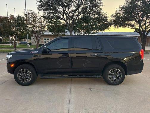 2023 Chevrolet Suburban 4WD Z71