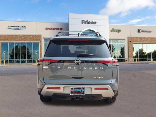 2025 Nissan Pathfinder Platinum FWD