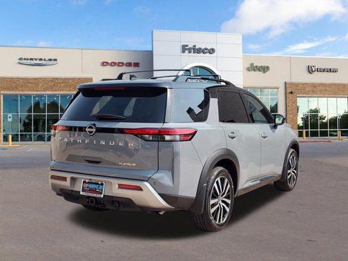 2025 Nissan Pathfinder Platinum FWD