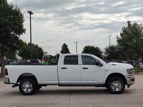 2025 RAM 2500 Tradesman Crew Cab 4x4 8' Box