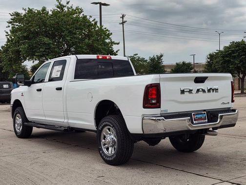 2025 RAM 2500 Tradesman Crew Cab 4x4 8' Box
